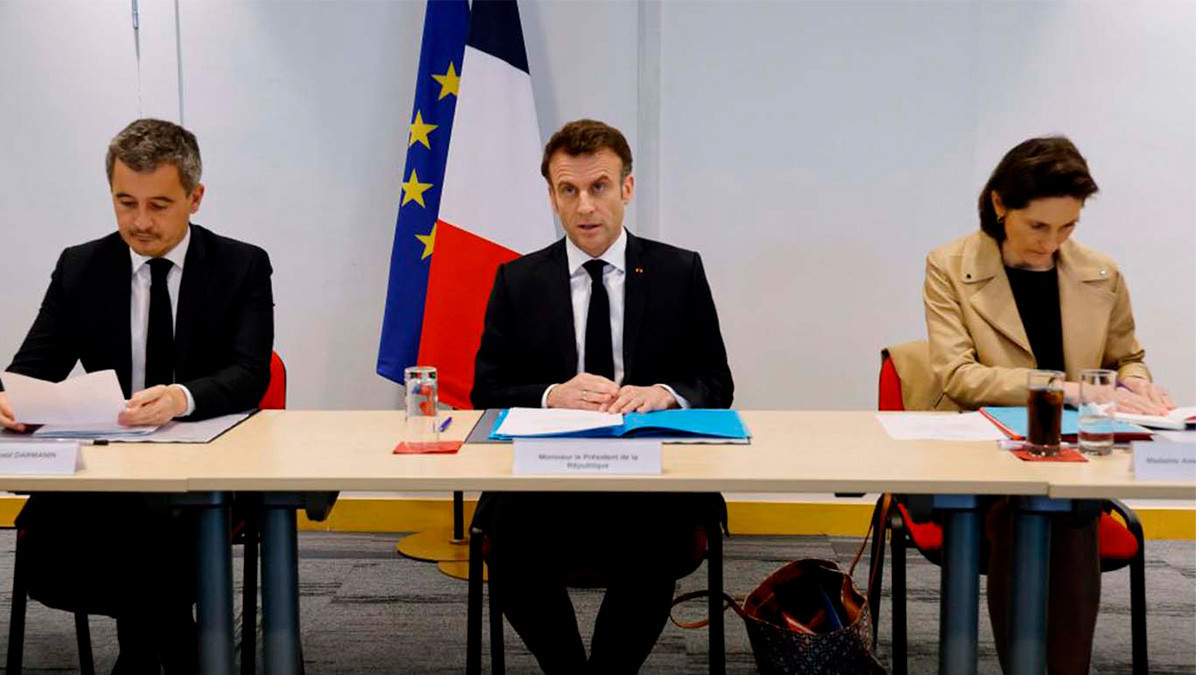 Gerald Darmanin, Emmanuel Macron and Amelie Oudea-Castera. GETTY IMAGES