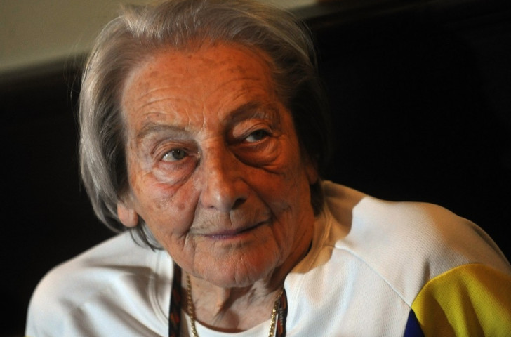 Zatopek's wife Dana, Olympic javelin champion in 1952, pictured aged 89 at a 2012 press conference in her native Prague ©Getty Images