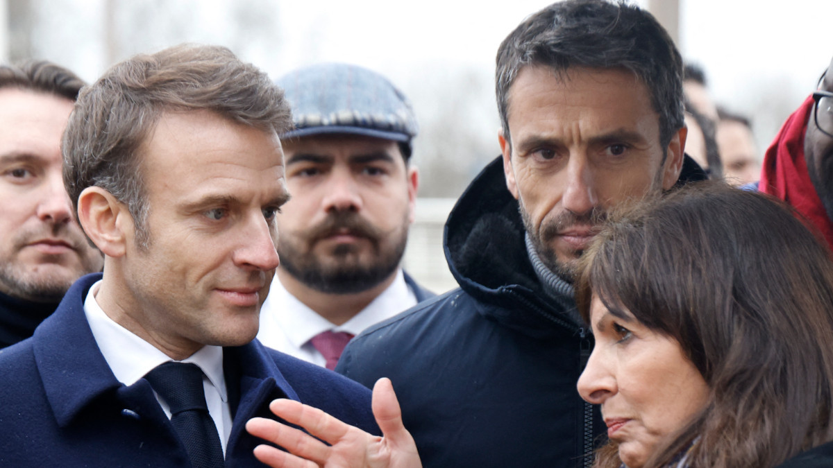 Anne Hidalgo, Emmanuel Macron and Tony Estanguet, together in Paris. GETTY IMAGES