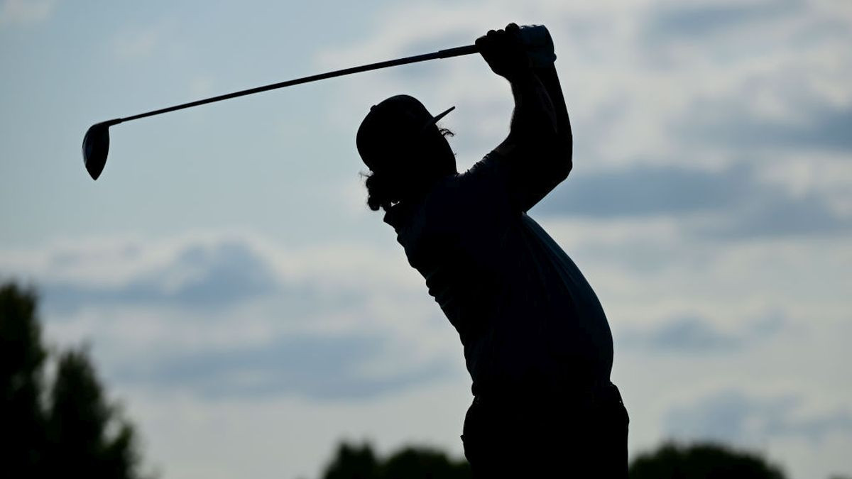 Golf remains at war a week before the Masters