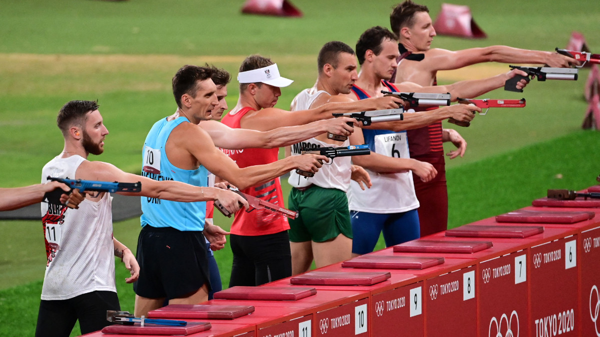Athletes competing in the men's individual Modern Pentathlon at Tokyo 2020. GETTY IMAGES