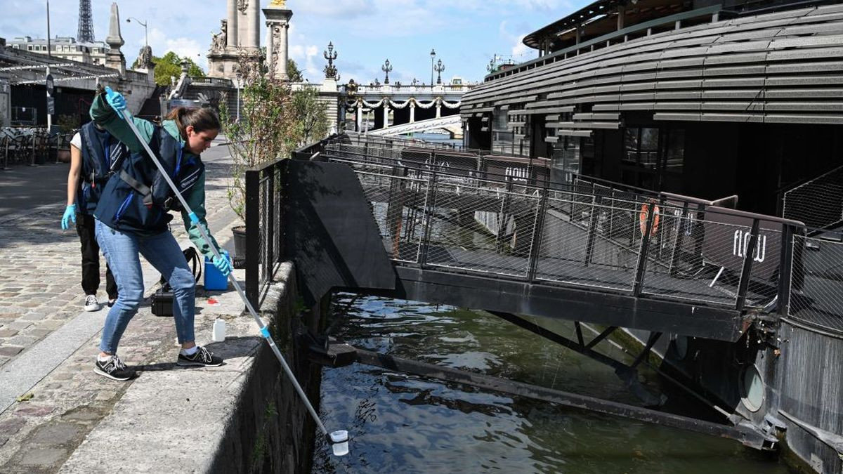 A swimming test in August 2023 was cancelled due to the poor quality of the Seine water. GETTY IMAGES