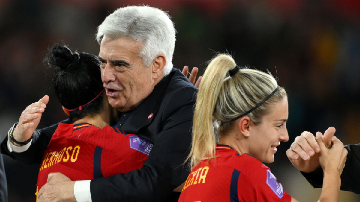 Jennifer Hermoso is embraced by Pedro Rocha after winning the UEFA Nations League 2024. GETTY IMAGES