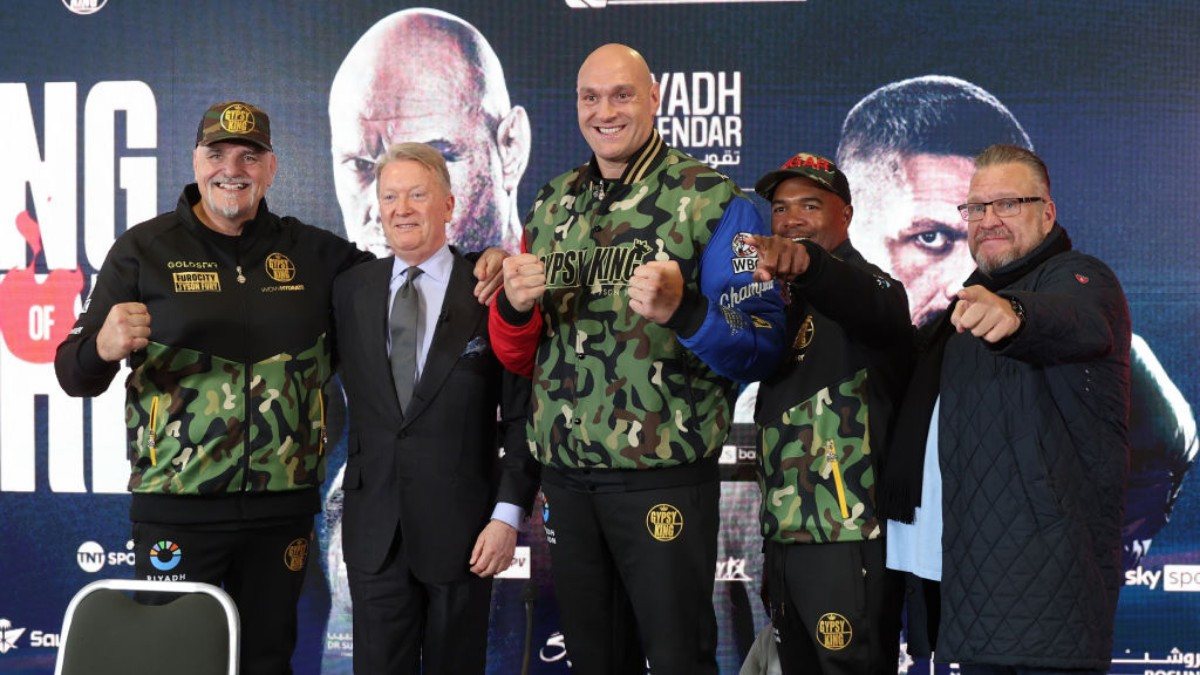 Tyson Fury and his team. GETTY IMAGES
