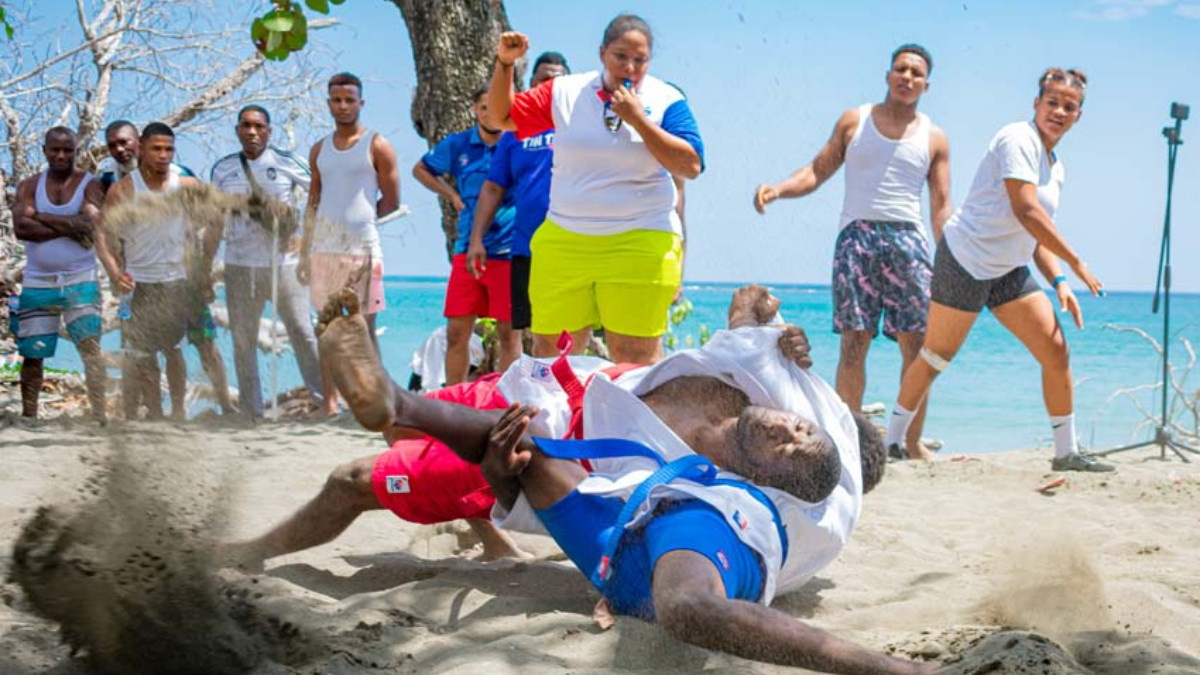 Beach SAMBO tournament was held in the Dominican Republic. FIAS