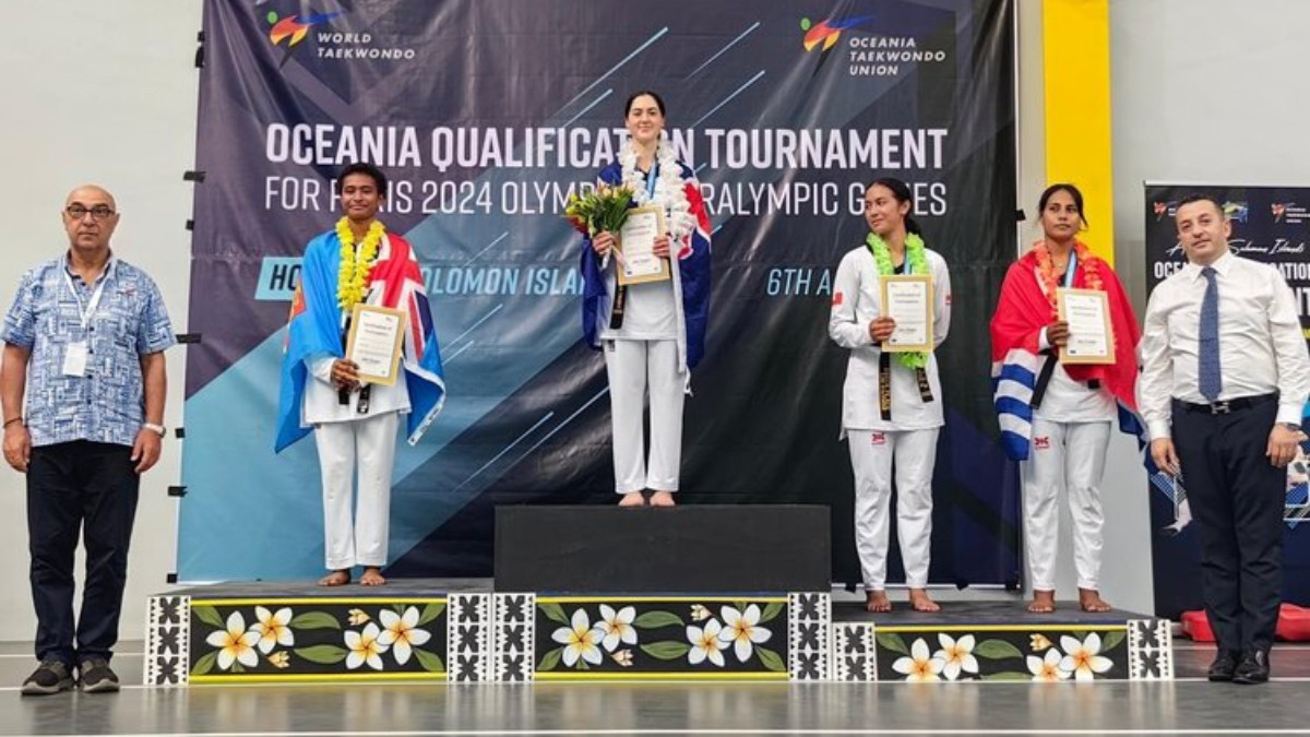 Jemesa Landers (on top) also won the Oceania Qualifiers, but can miss the Olympic Games. TNZ