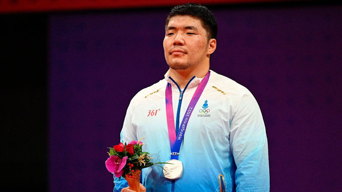 Mongolia's Lkhagvagerel Munkhtur (125kg) is preparing for his second Olympic Games. GETTY IMAGES
