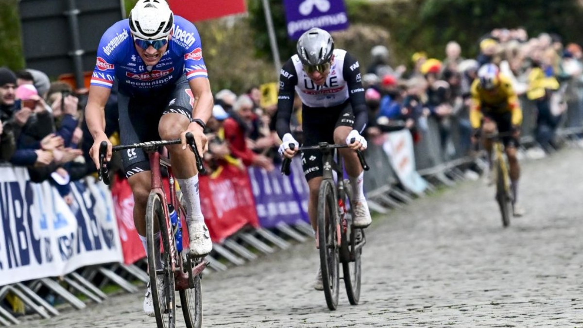 Van der Poel followed by Pogacar at the 2023 Tour of Flanders. GETTY IMAGES