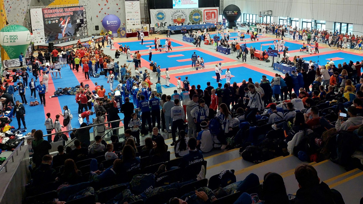 Panoramic view of the rings and warm-up area where around 840 athletes competed in Lublin. RDP / ITG