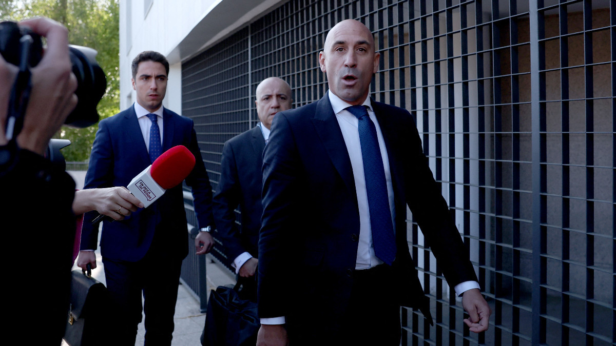 Rubiales denies irregularities in the Spanish federation and is released