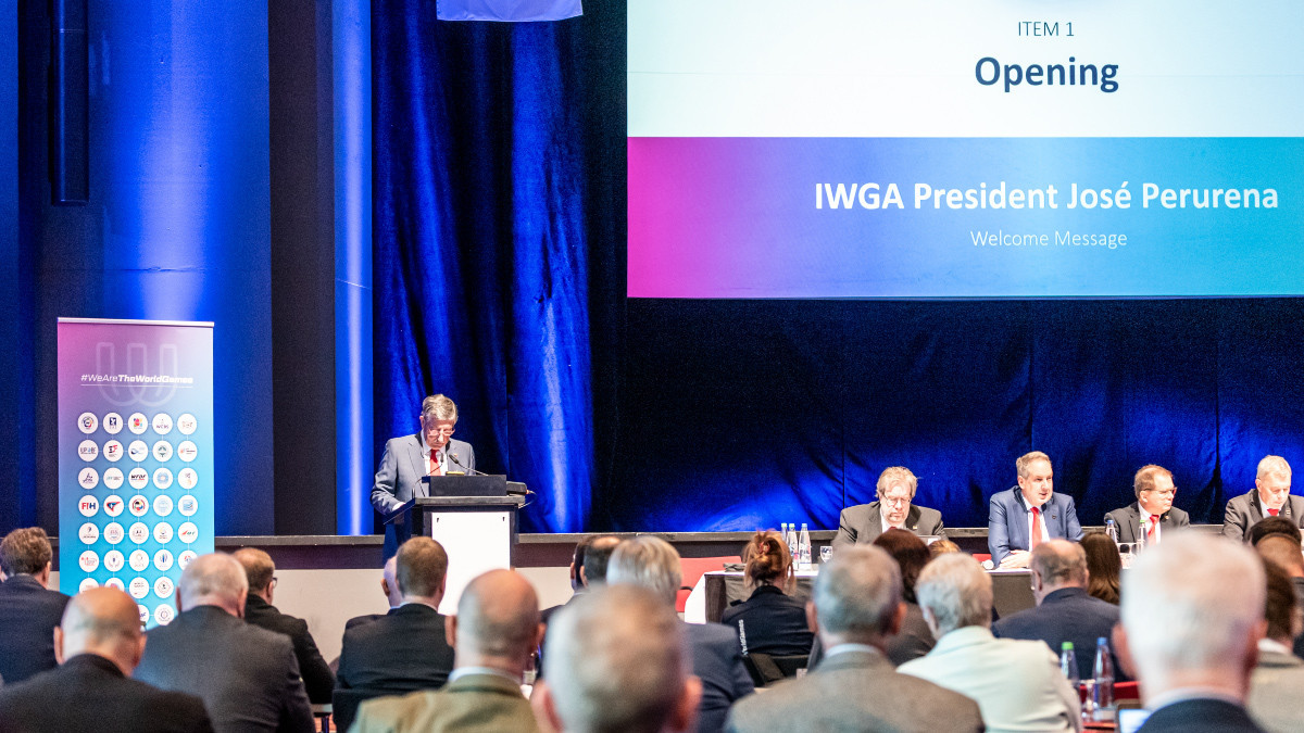 President Jose Perurena addresses the IWGA AGM. (c) IWGA