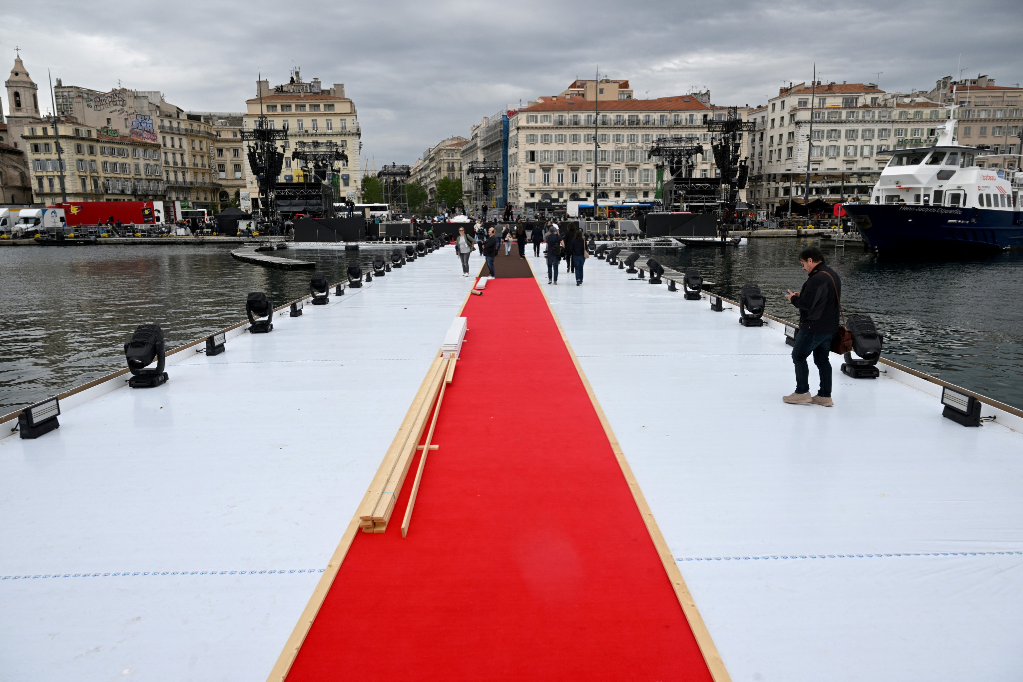 Marseille makes its final preparations to receive the Olympic Flame tomorrow 8 May. GETTY IMAGES