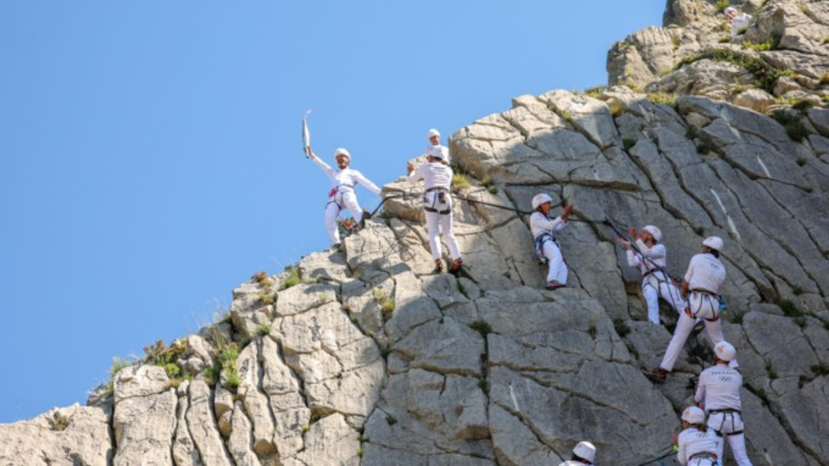 Third day of the Torch Relay - sunshine in Alpes-de-Haute-Provence