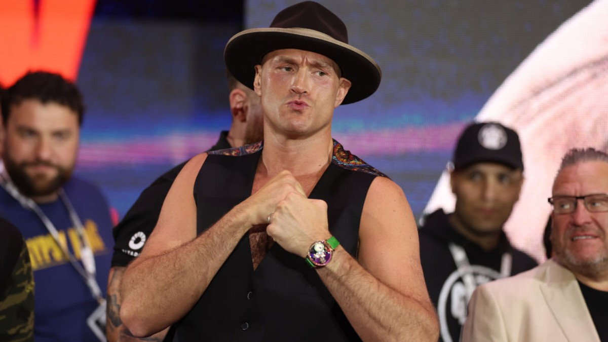 At the fight presentation, Tyson Fury appeared wearing a hat. GETTY IMAGES