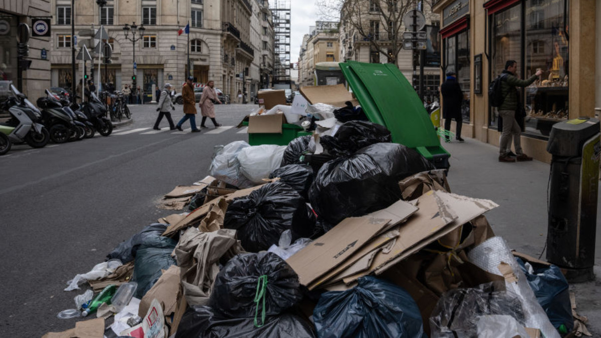 More problems for Paris 2024: The rubbish collectors