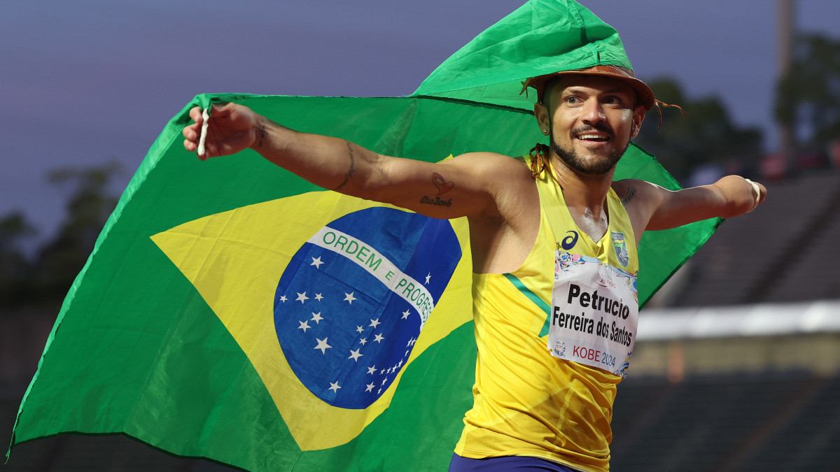 Petrucio Ferreira dos Santos won his fourth consecutive 100m title at the Kobe 2024 Para Athletics World Championships. GETTY IMAGES
