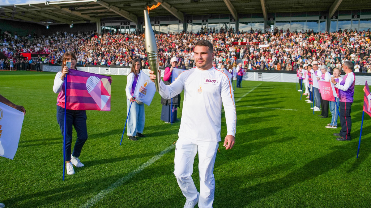 Local hero Antoine Dupont was one of the stars on Friday. PARIS 2024