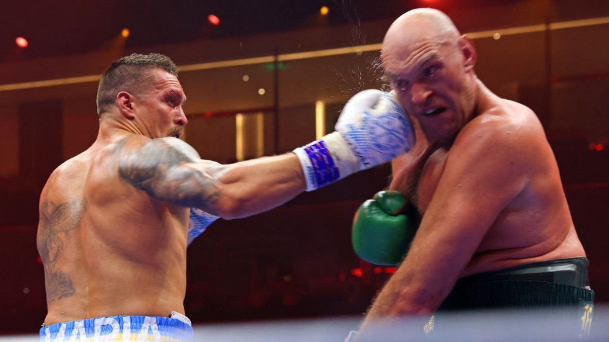 Usyk was closing the distance on Fury and he was hurting him. GETTY IMAGES