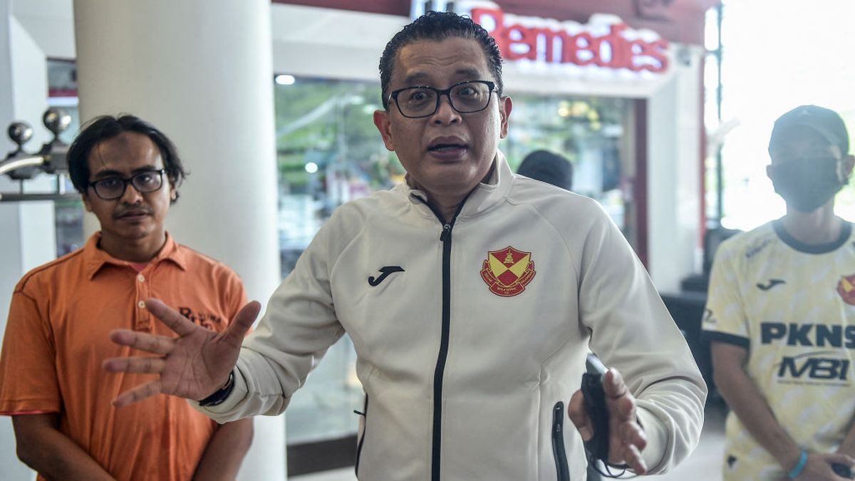 Selangor FC Board of Directors member Shahril Mokhtar speaks after a press conference on the progress of Faisal Halim. GETTY IMAGES