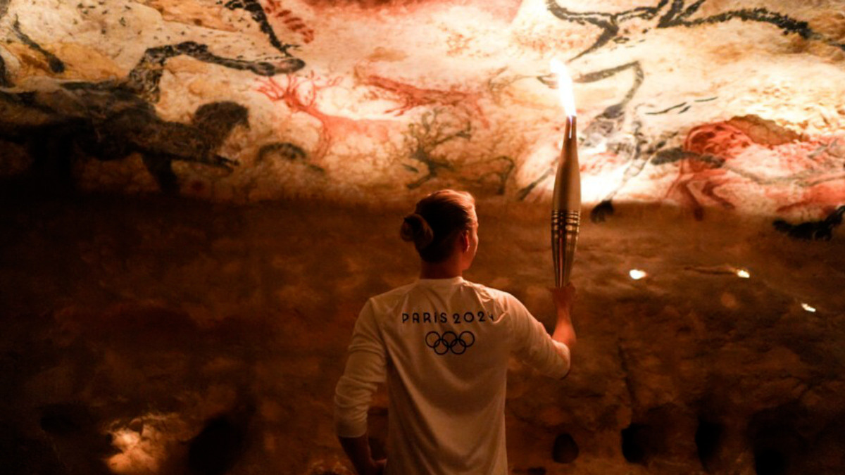Torch Relay Stage 13: Dordogne and its amazing history. PARIS 2024