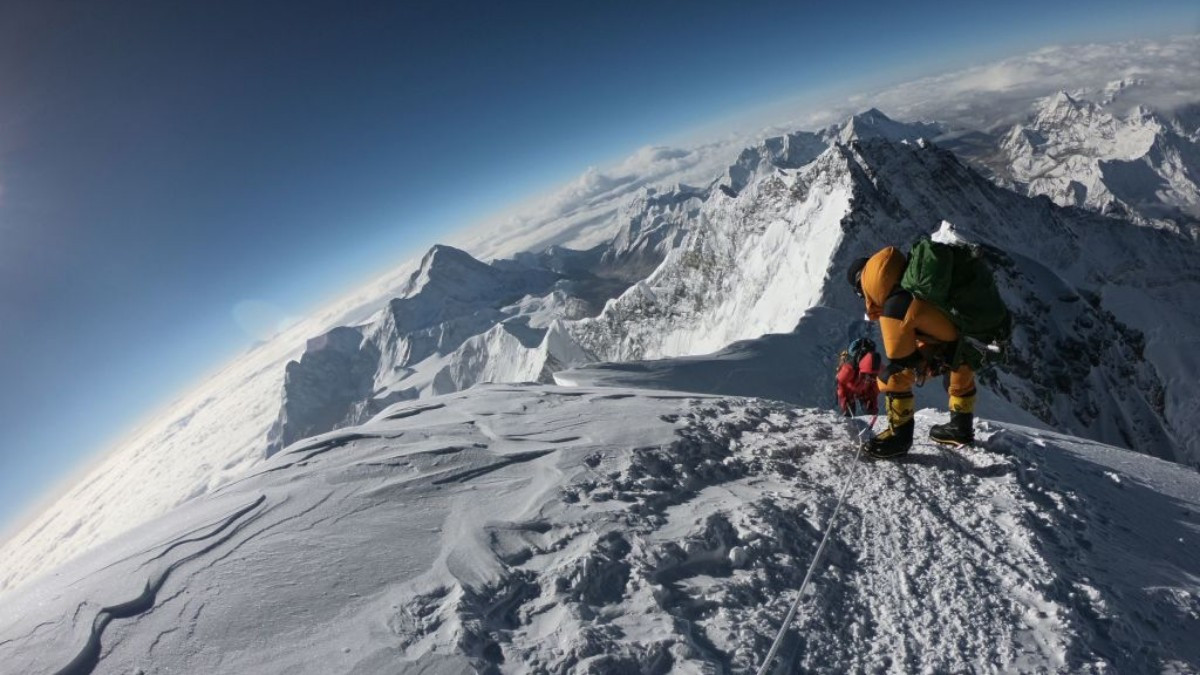 Phunjo Lama on the way to the summit of Everest. GETTY IMAGES