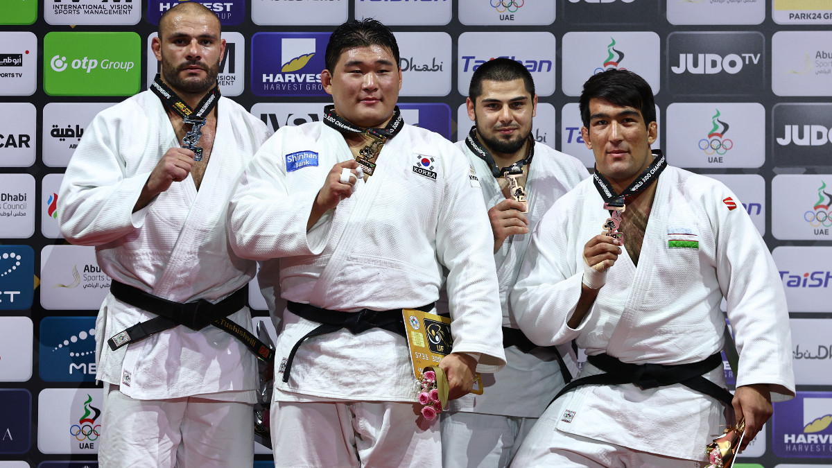 All the medallists of the men's +100 kg category. GETTY IMAGES