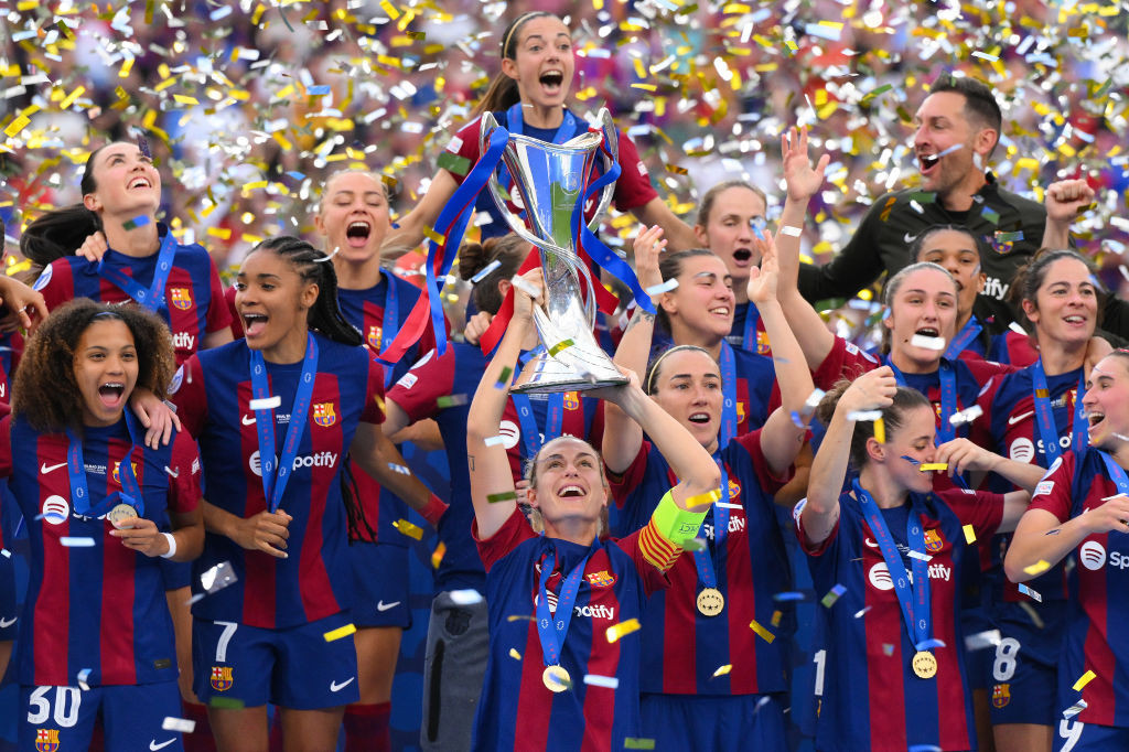 Alexia Putellas of FC Barcelona lifts the UEFA Women's Champions League Trophy after the UEFA Women's Champions League. GETTY IMAGES