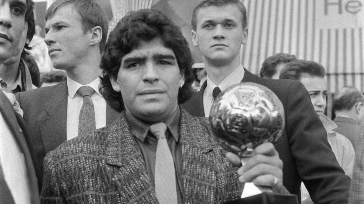 Maradona's heirs fail to block sale of 1986 World Cup Ballon d'Or trophy. GETTY IMAGES