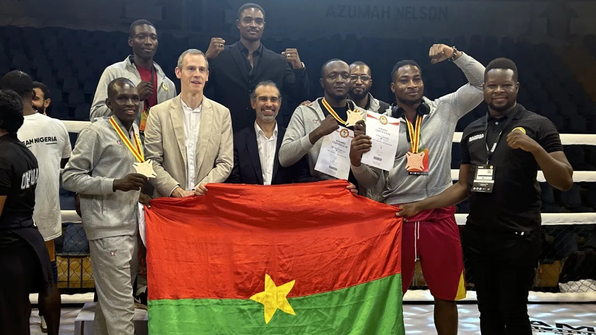 GAMMA President Alexander Engelhardt, with the fighters from Burkina Faso. GAMMA