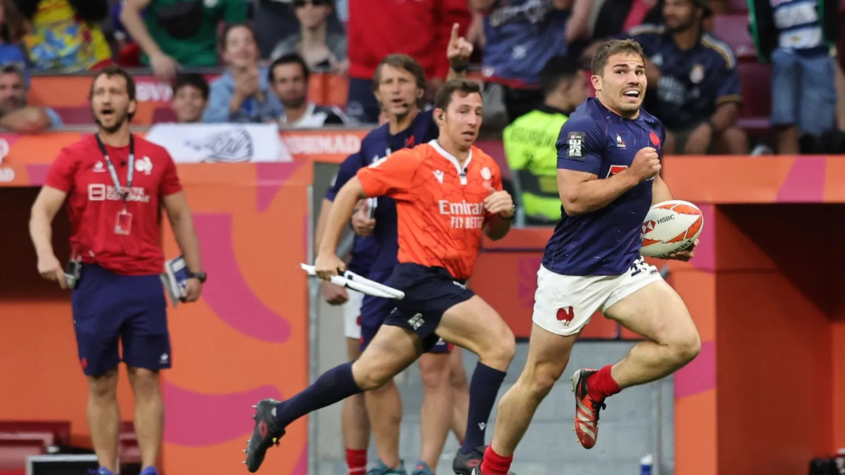 Antoine Dupont has switched to Rugby Sevens in a bid to win gold at Paris 2024. WORLD RUGBY