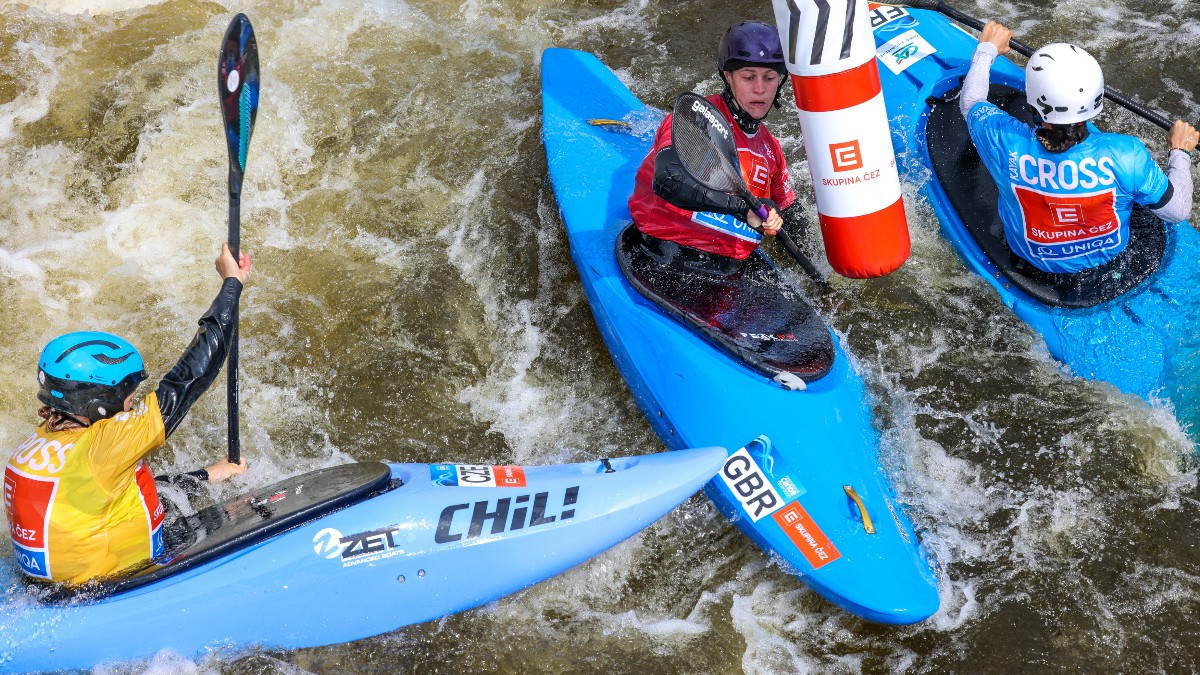 In kayak cross, paddlers no longer just compete against the clock, but also against each other. ICF