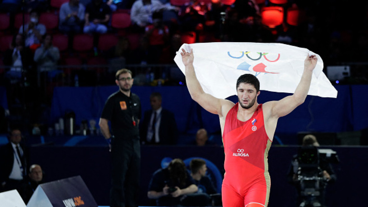 Russian Olympic champs Sadulaev, Uguev, Sidakov and Evloev not eligible for Paris 2024. GETTY IMAGES