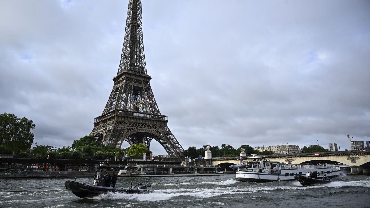Paris 2024: A test on the Seine with fifty boats for the opening ceremony