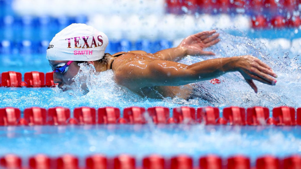 Regan Smith competes in a preliminary heat of the Women's 200m butterfly on Day Five of the 2024 U.S. Olympic Team Swimming Trials on 19 June 2024. GETTY IMAGES