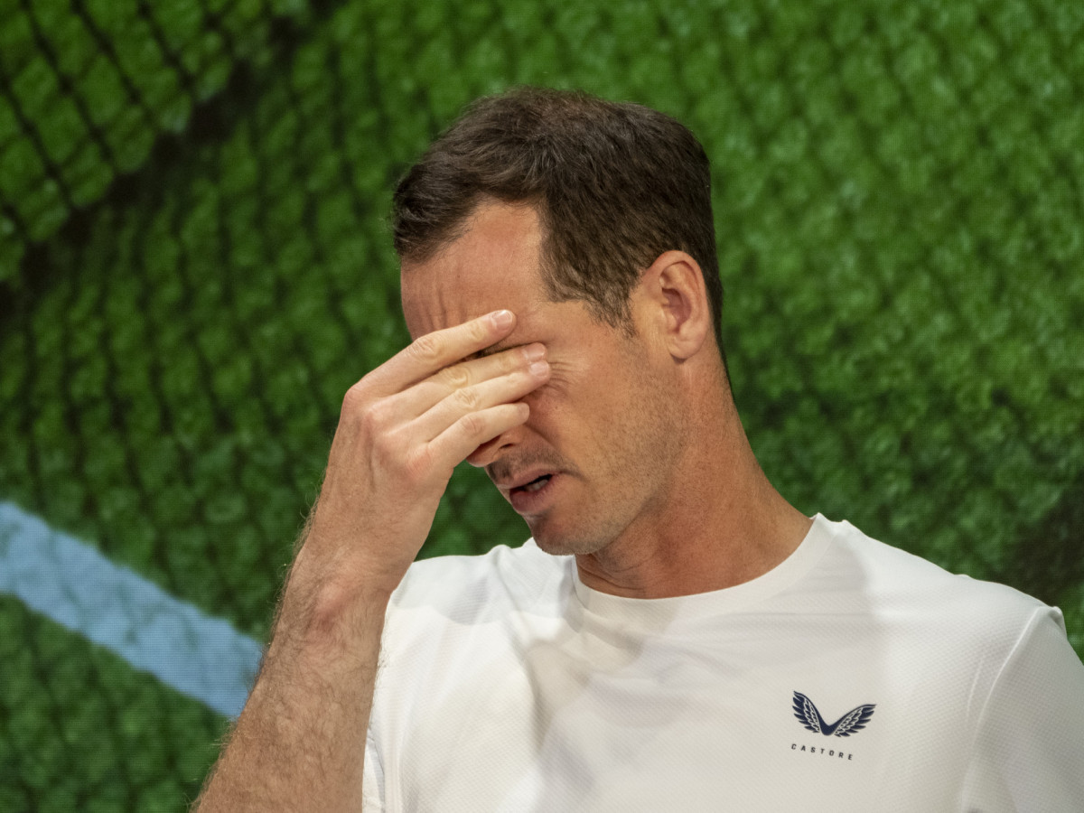 Andy Murray thanks fans after emotional Wimbledon farewell