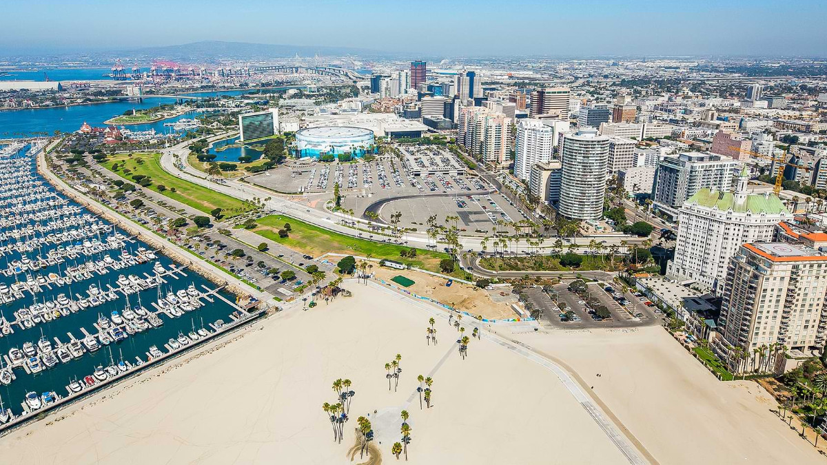 The Long Beach Waterfront is a lively collection of green spaces, recreational lawns, and waterfront park along the Pacific Ocean. LA28