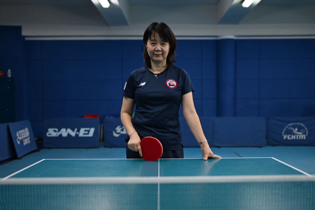 At 58 years of age, Chinese-Chilean table tennis player Zhiying Zeng will make her debut at the Paris Olympic Games. GETTY IMAGES