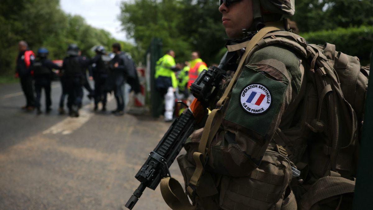 French soldiers from the Operation Sentinelle French military operation, protecting the deemed sensitive "points" of the territory from terrorism. GETTY IMAGES