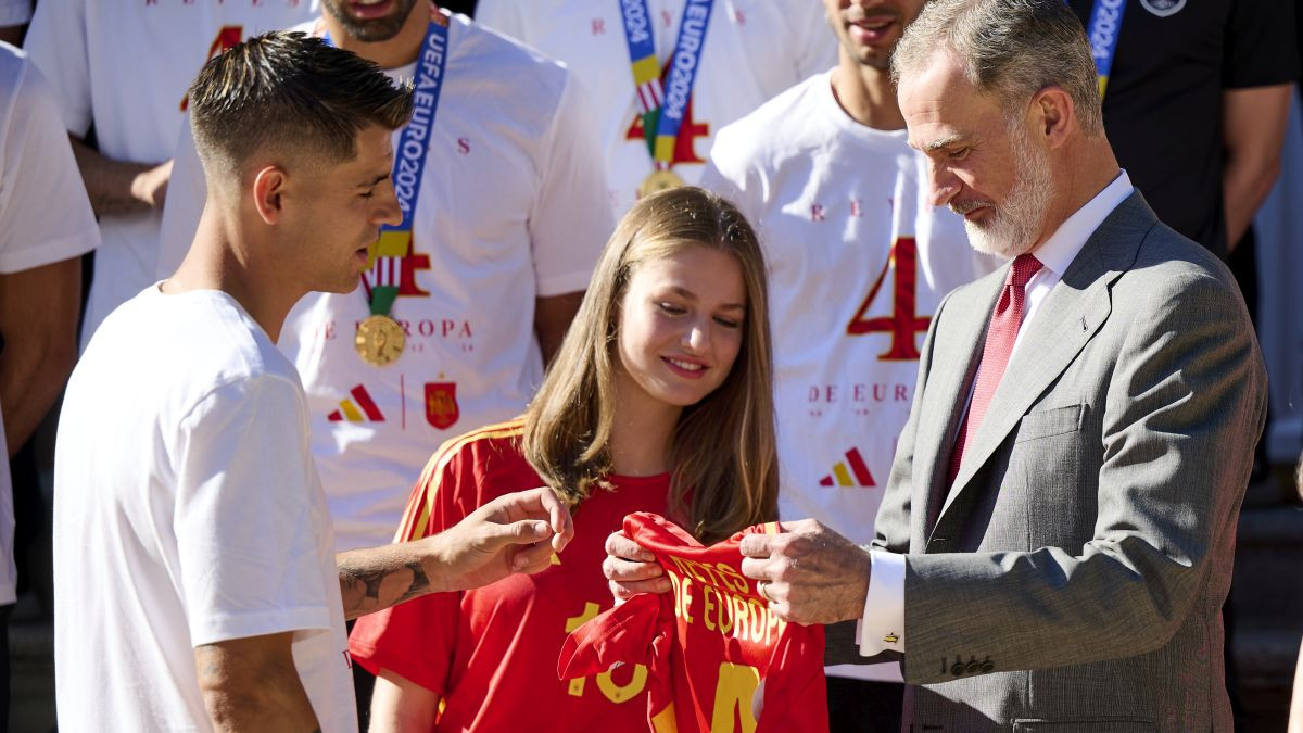 King Felipe VI receives the players in the Zarzuela. GETTY IMAGES.