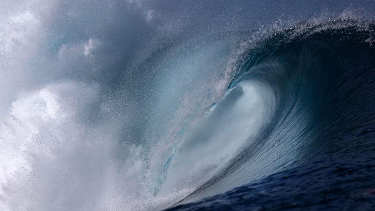 Teahupo'o, Paris 2024 surfing venue, on the brink of tragedy. GETTY IMAGES