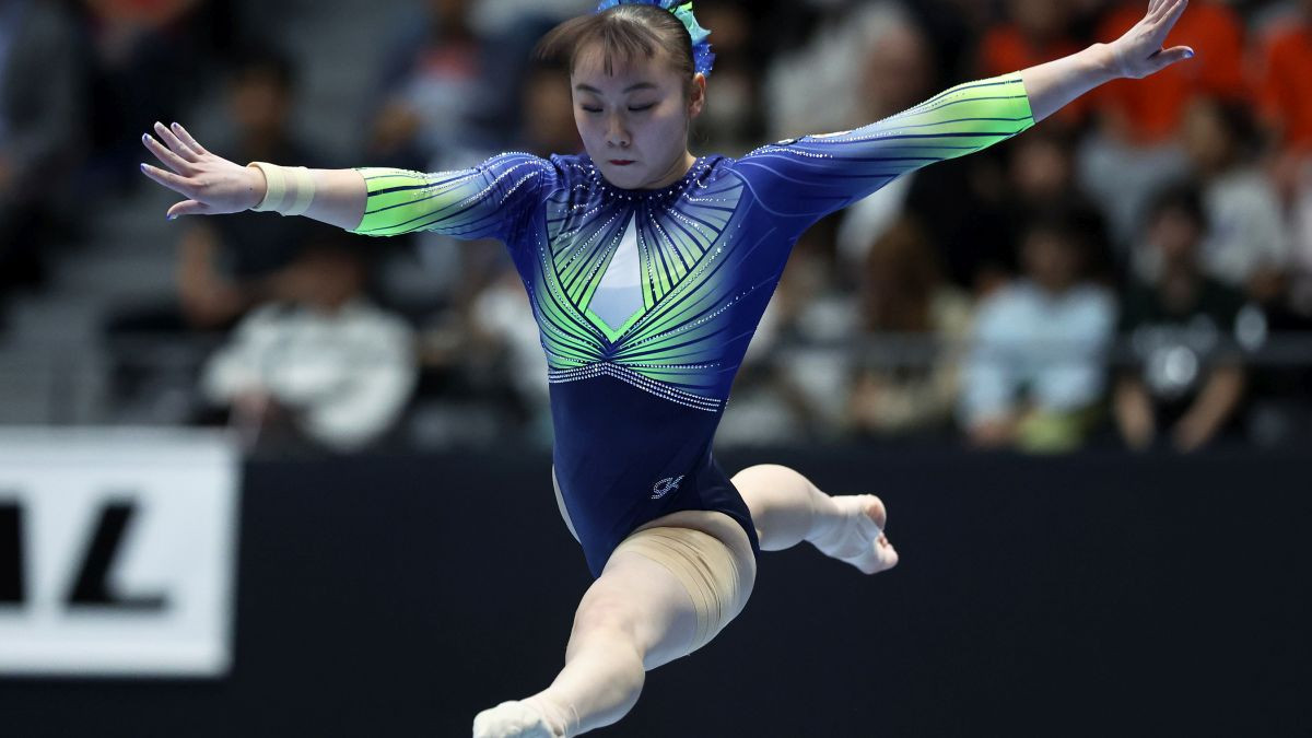Shoko Miyata in the NHK Cup women's individual all-around competition. GETTY IMAGES.