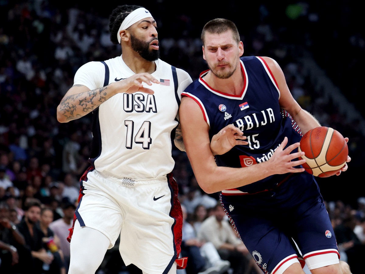 Serbia’s Nikola Jokic drives to the basket against the US’ Anthony Davis. GETTY IMAGES