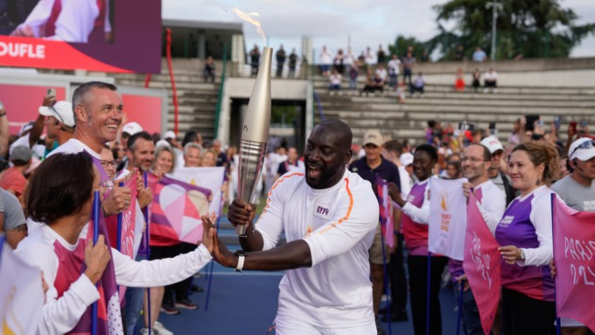 Torch Relay Stage 64: Starting the 'Opening week' in Essonne