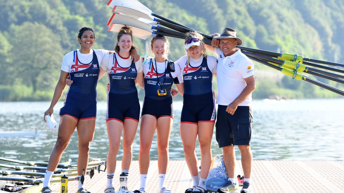 Marie Leyden, Kyra Edwards, Megan Brayshaw and Lucy Glover of Great Britain with coach Andrew Randell. GETTY IMAGES