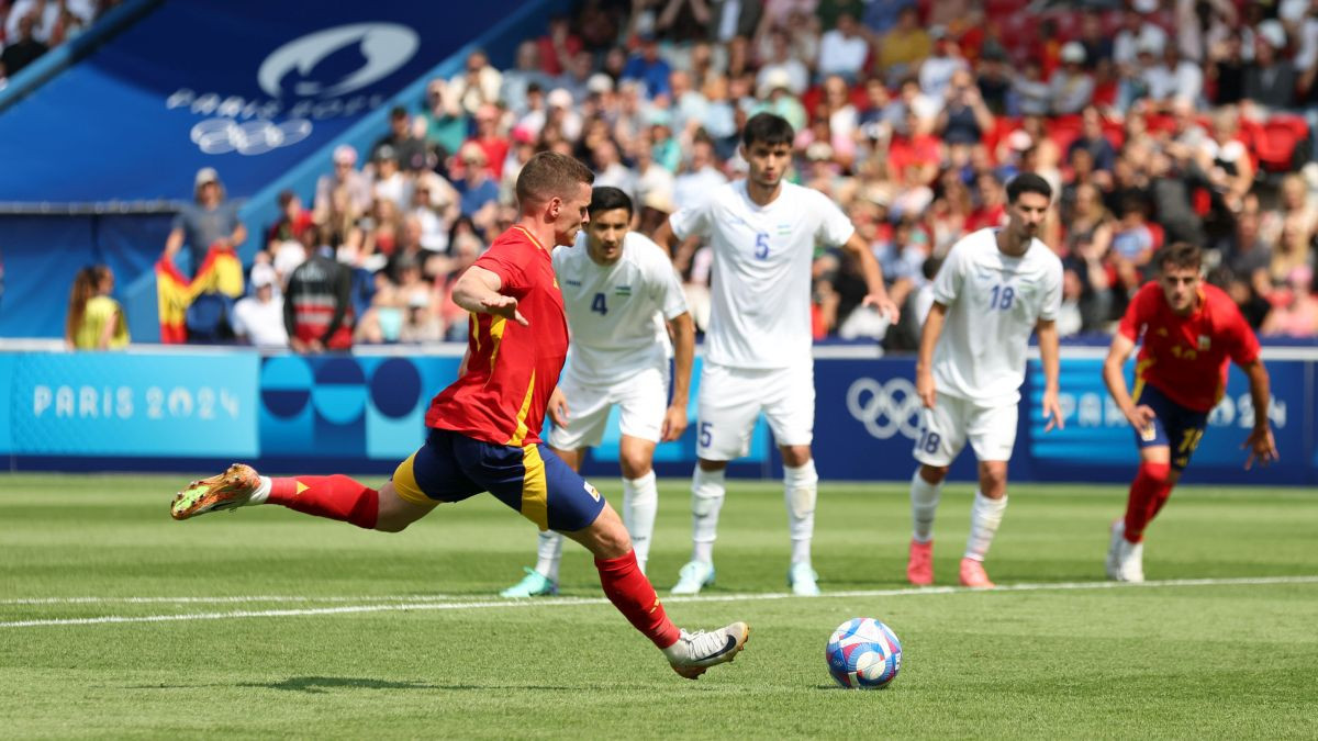 Sergio Gomez of Team Spain scores his team's second goal from the penalty. GETTY IMAGES