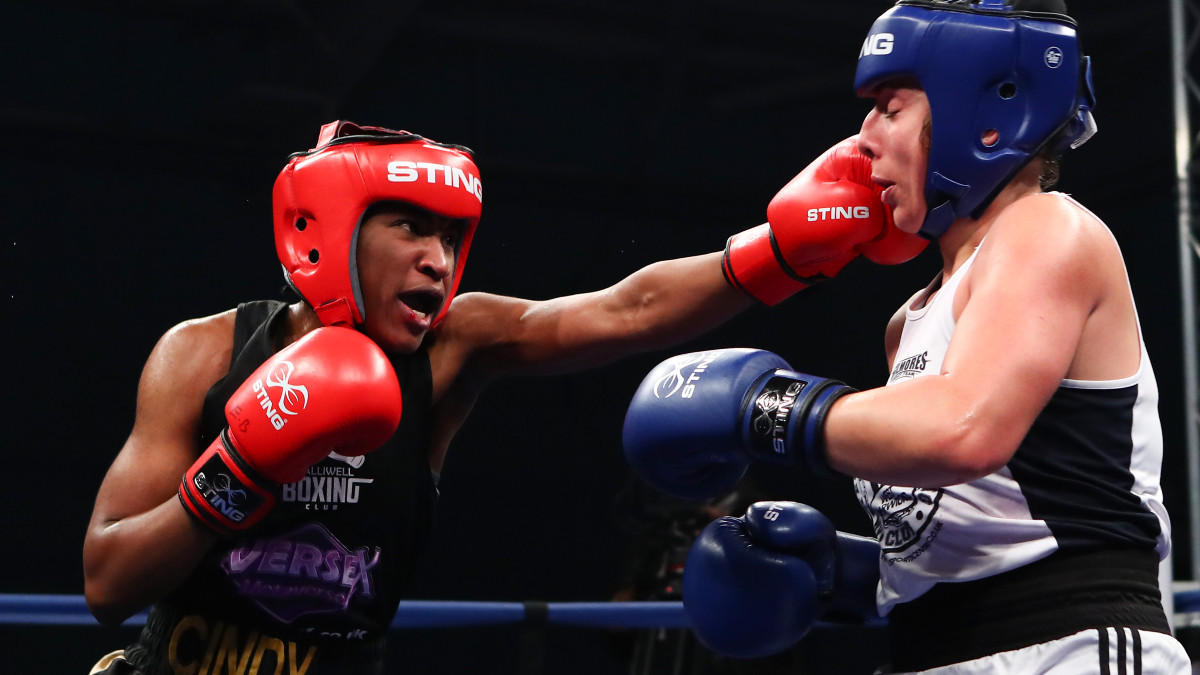Cindy Ngamba (red gloves) fights Jerry-Lee Palmer during the England Boxing National Amateur Championships 2021. GETTY IMAGES
