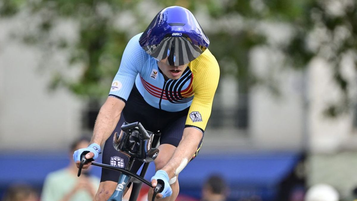 Final preparations: elite cyclists gear up for Paris 2024