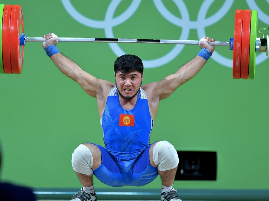 Kazakhstan weightlifter, Artykov Izzat, in Rio 2016. SHUTTERSTOCK