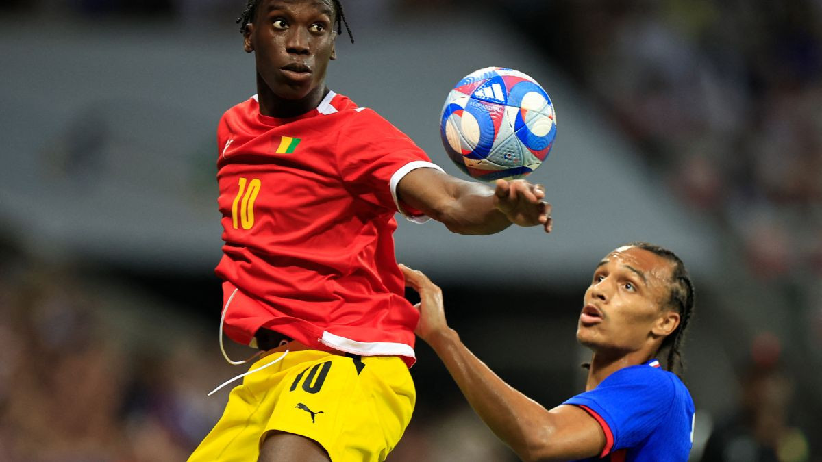 Moriba Ilaix fights for the ball with French defender Kiliann Sildillia. GETTY IMAGES