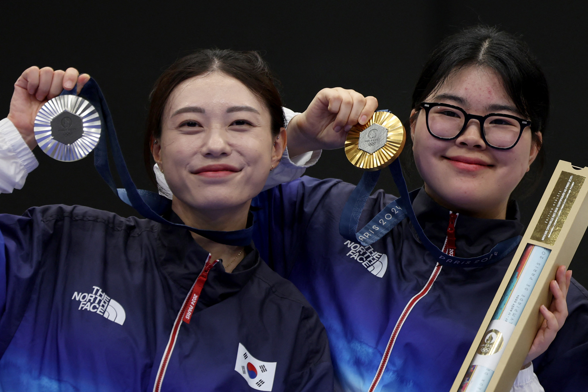Silver medalist, South Korea's Kim Yeji (L) and gold medalist South Korea's Oh Ye Jin (R). GETTY IMAGES
